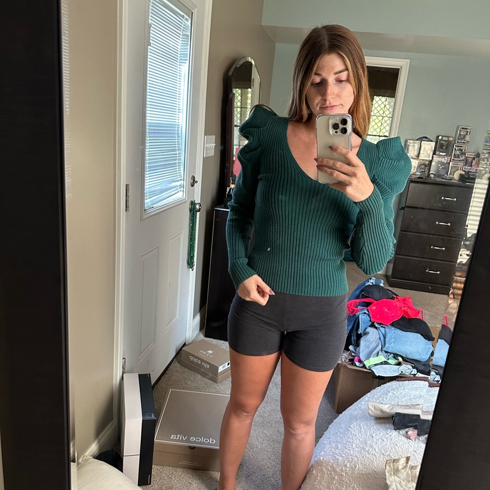 Express women’s puff sleeve sweater